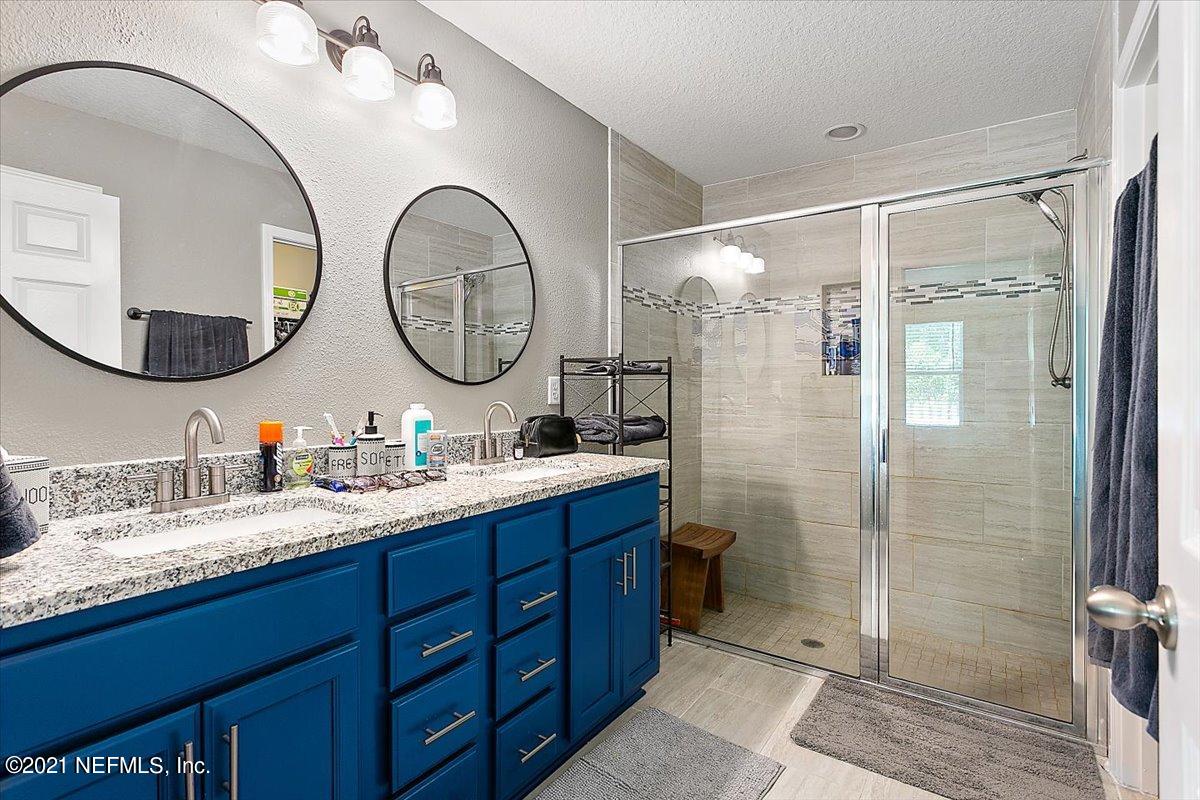 7513 Hilsdale Road Jacksonville, FL 32216 - Photo 11 of 18 11-Primary Bathroom