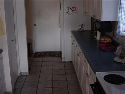 10600 Keystone Road East Tucson, AZ 85730 - Photo 3 of 6 a view of a livingroom with furniture and an empty space