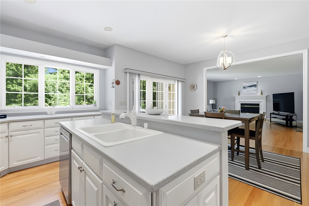 3 Connor Lane Barrington, RI 02806 - Photo 11 of 46