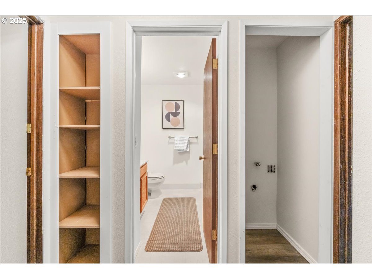 12612 Northwest Barnes Road, Unit 6 Portland, OR 97229 - Photo 20 of 40