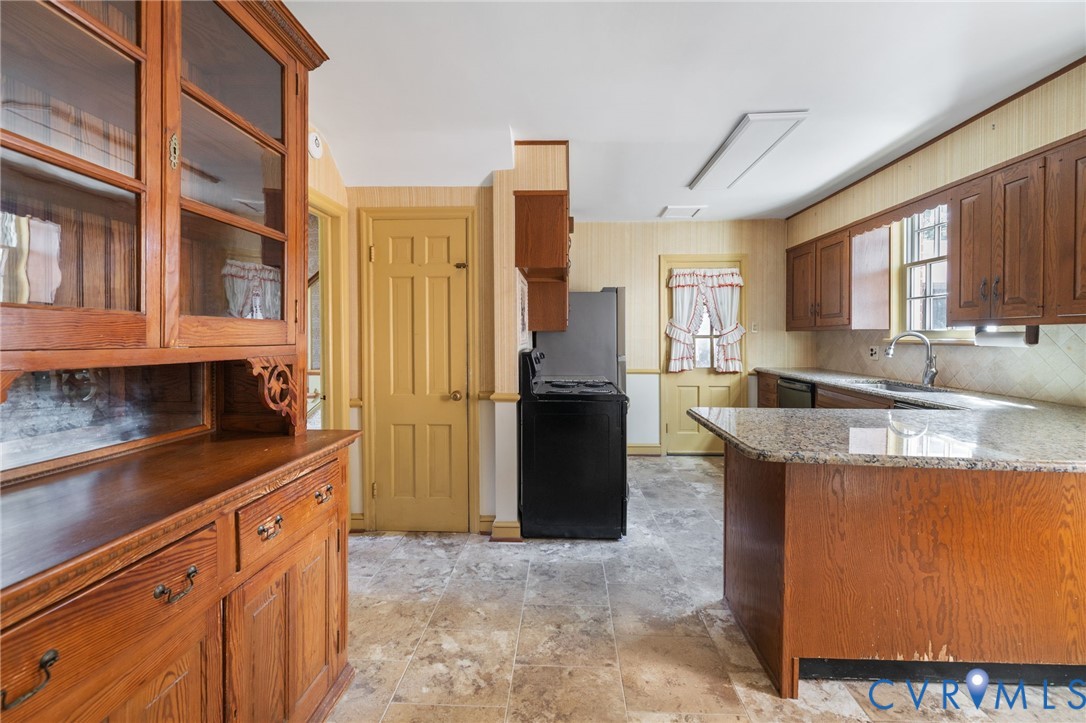 4817 Coleman Road Richmond, VA 23230 - Photo 12 of 47 Gallery Image 12