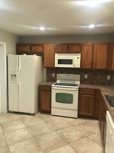 9010 Lily Bank Court Riviera Beach, FL 33407 - Photo 5 of 14 IMG_1156