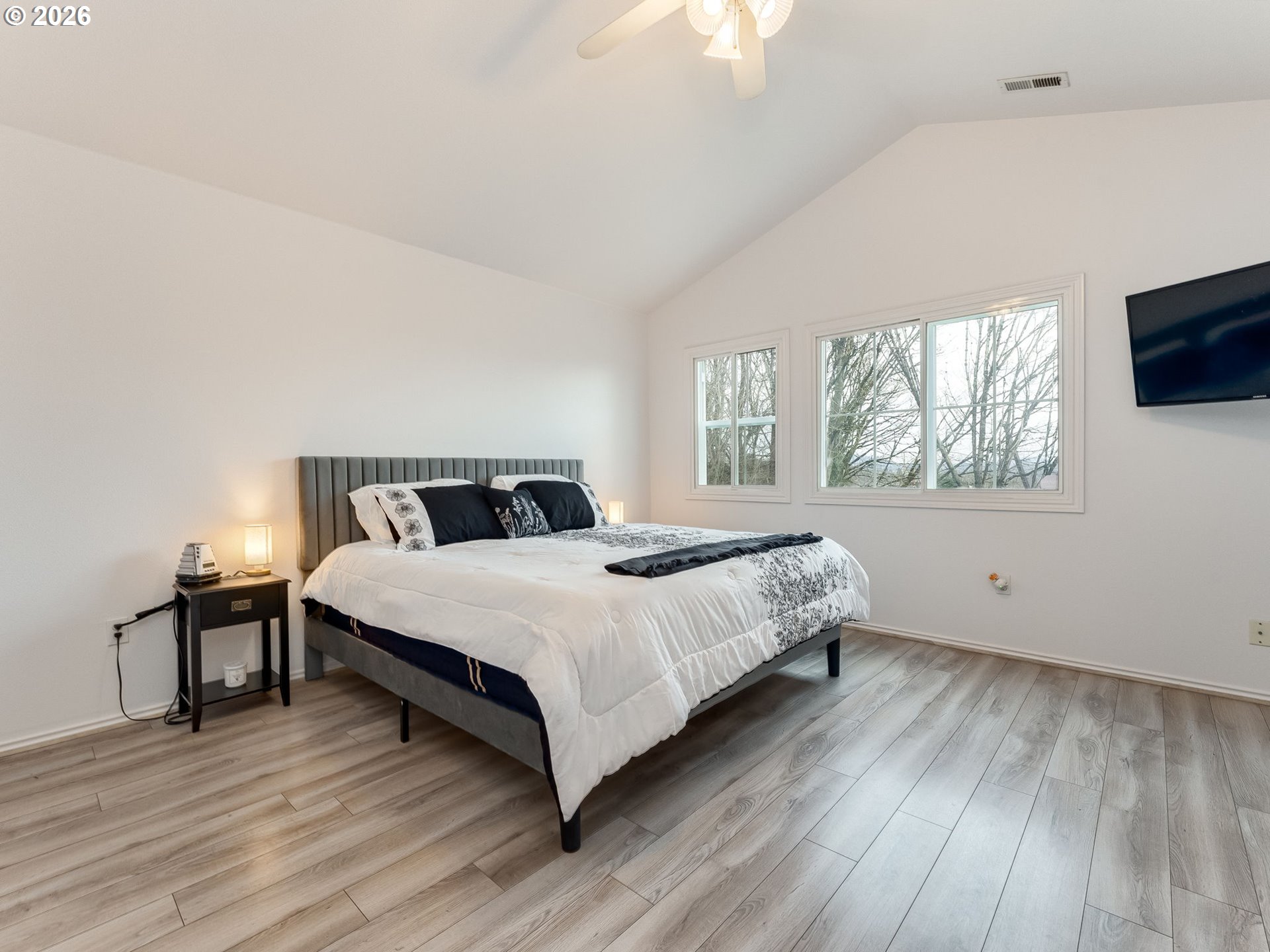 4906 Southwest 1st Avenue Portland, OR 97239 - Photo 16 of 27