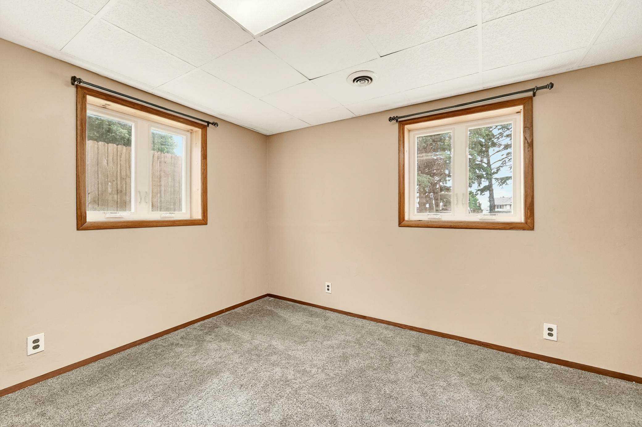 1004 6th Street Northwest Dodge Center, MN 55927 - Photo 20 of 25