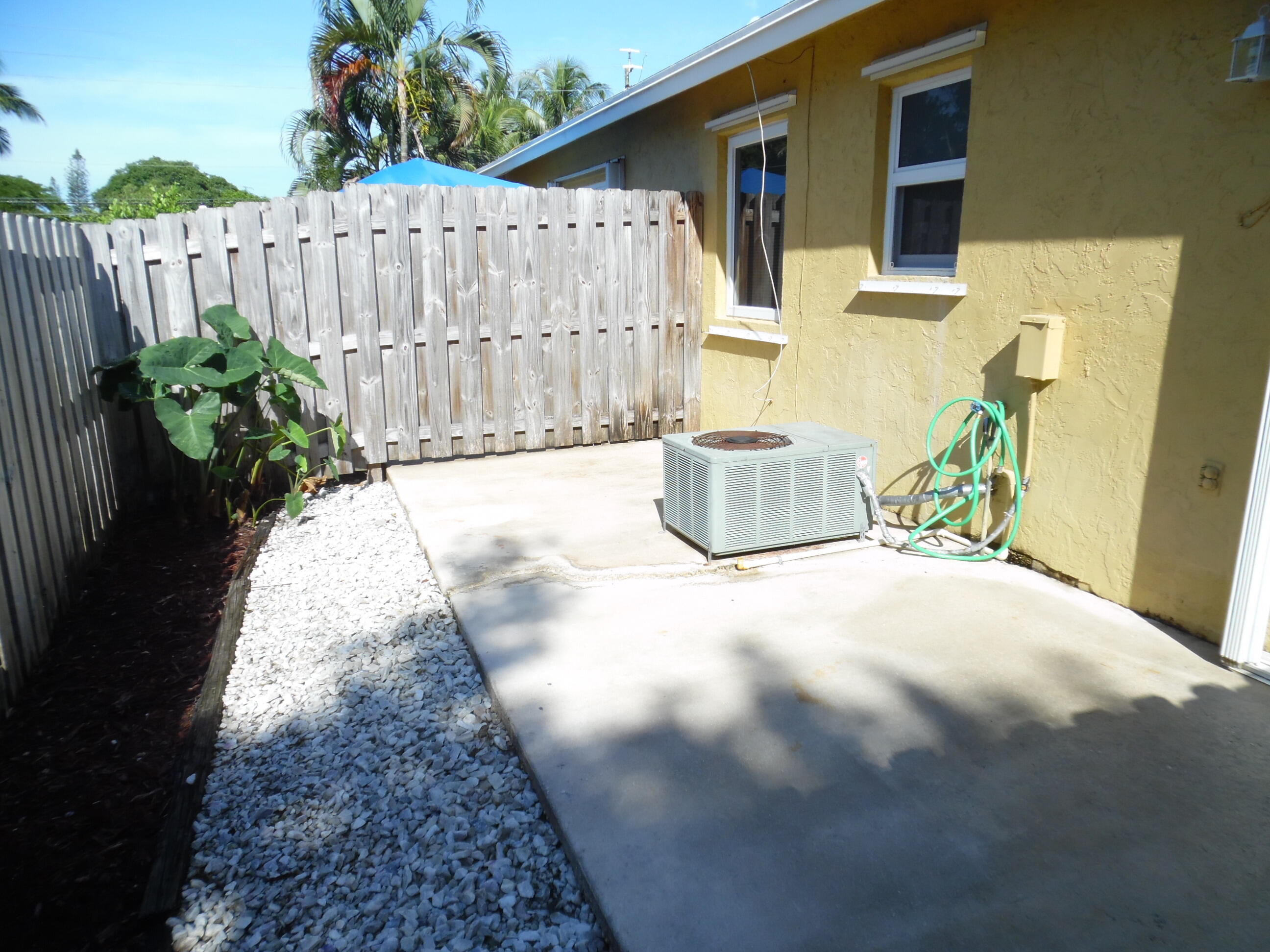 3986 Hernden Drive Lake Worth, FL 33461 - Photo 7 of 7 Private Patio