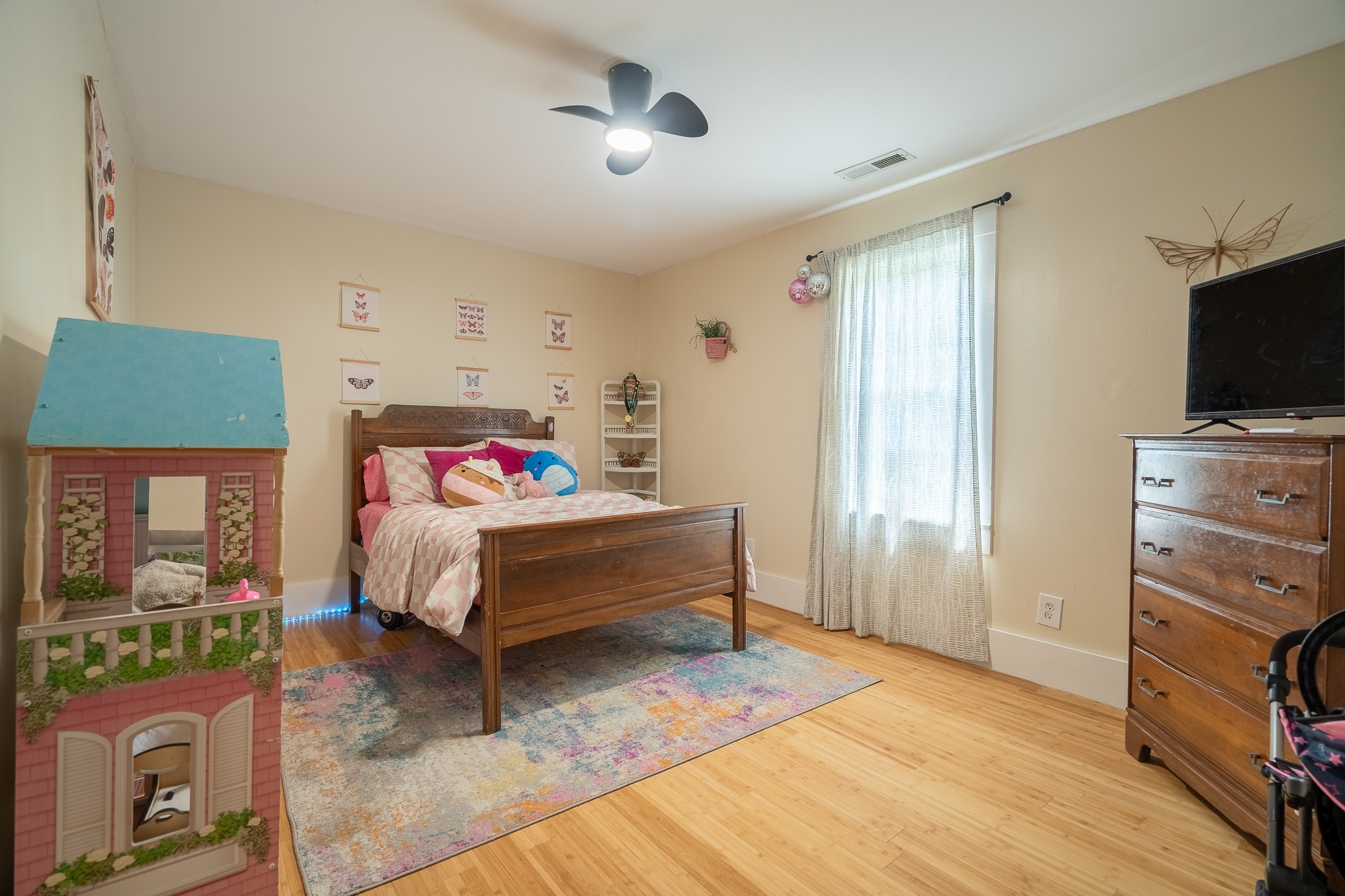 231 Rabbit Trail Road Leoma, TN 38468 - Photo 31 of 37 a bed room with a bed and a television