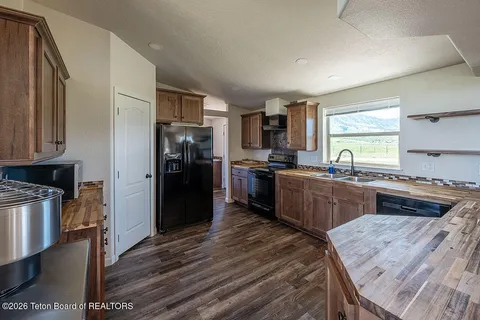 $835,000 | 184 Buttercup Lane, Bedford, WY 83112