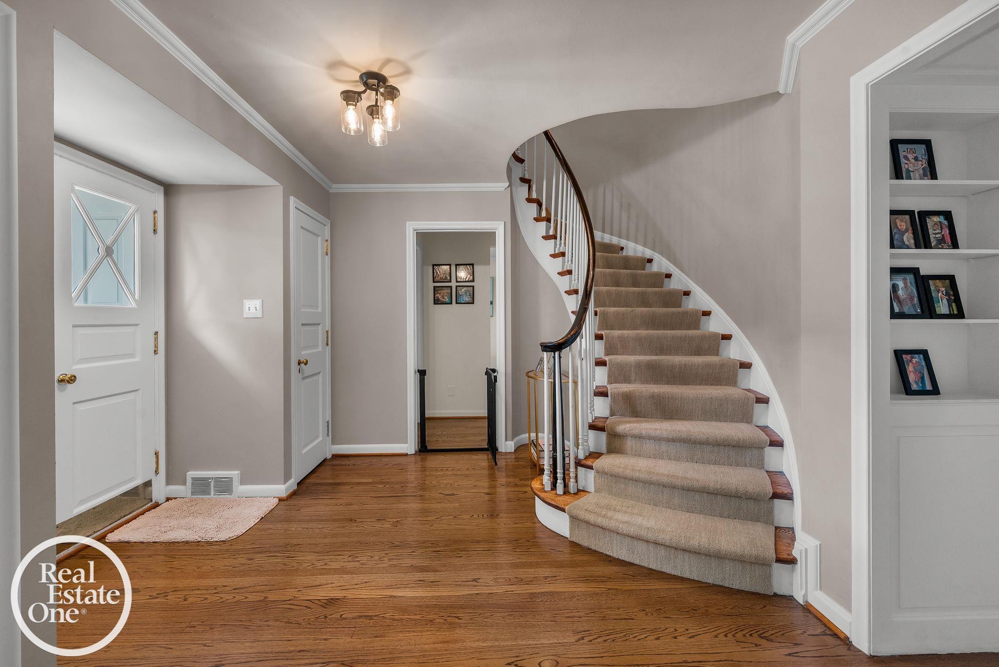 90 Colonial Road Grosse Pointe, MI 48236 - Photo 5 of 49 50213312-d34feeb5-4cdd-4fd3-9c76-205a20565a3e.JPG