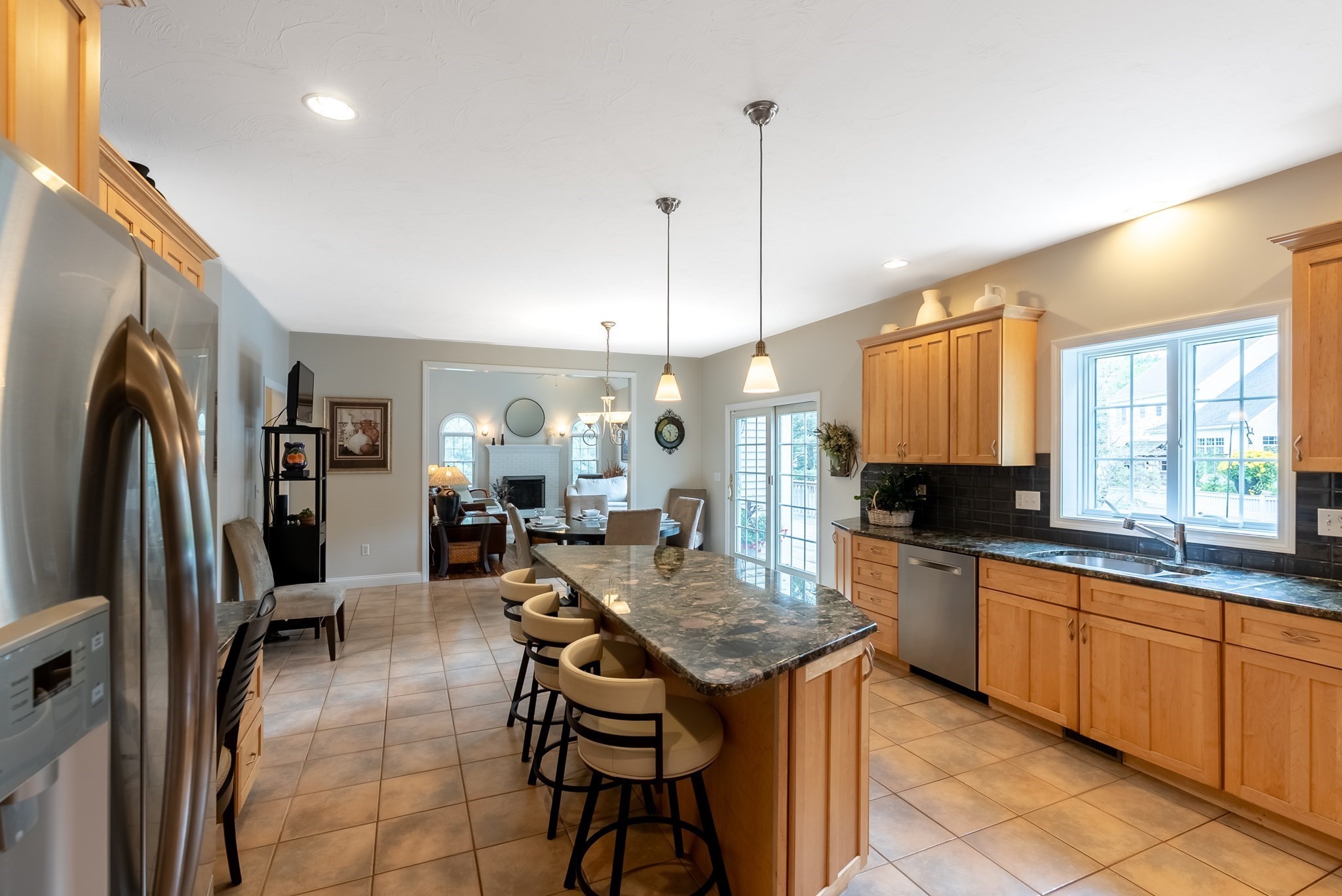 16 Ridgeview Lane Mansfield, MA 02048 - Photo 12 of 42 Gallery Image 12