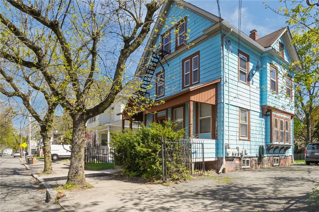 98 Andem Street Providence, RI 02908 - Photo 3 of 49