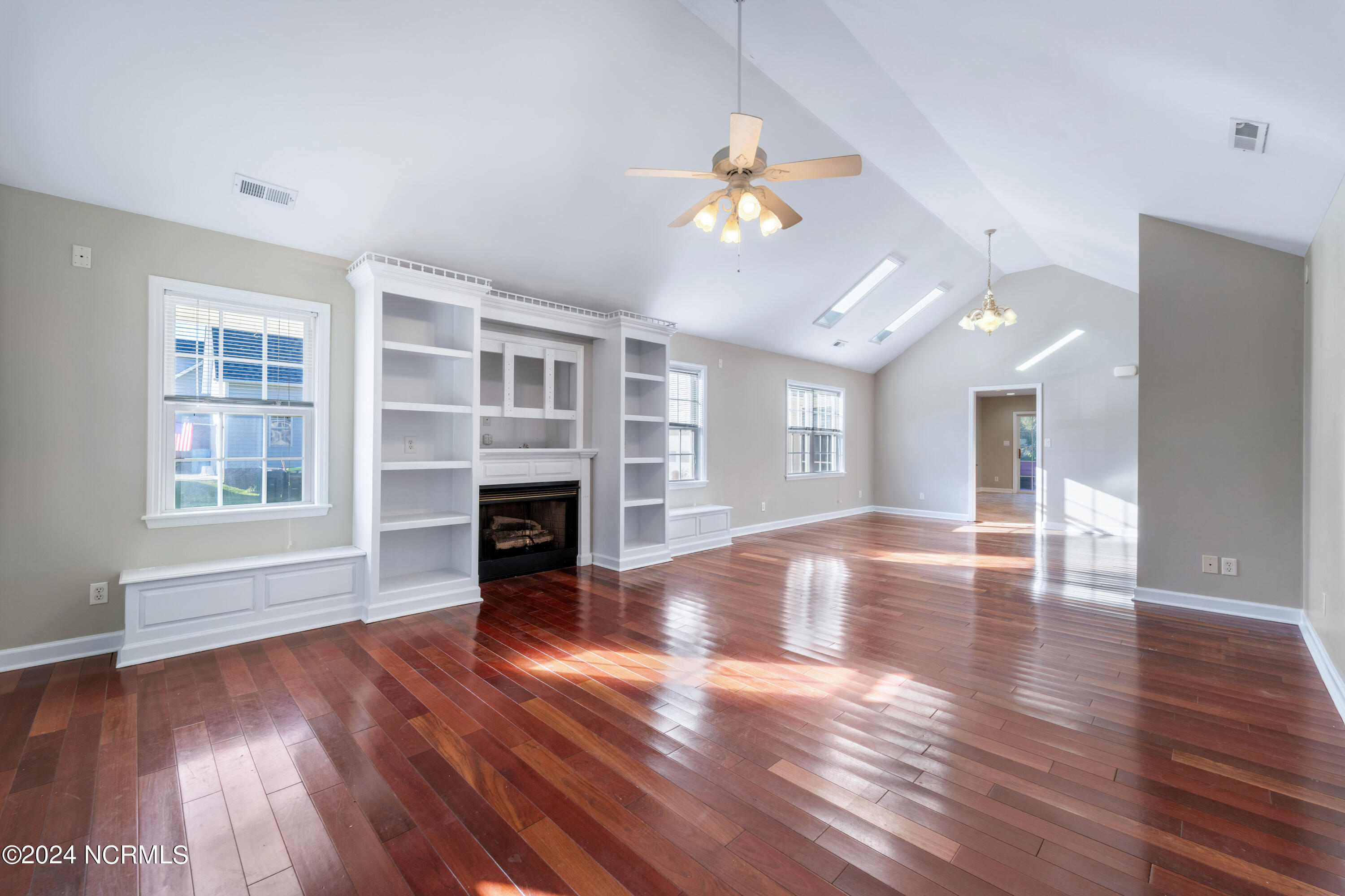 223 Riverbend Road Jacksonville, NC 28540 - Photo 3 of 25 Living Room