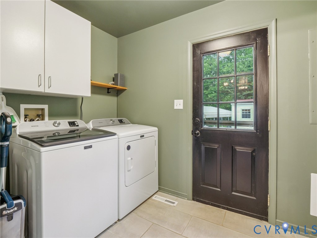2568 Crewsville Road Bumpass, VA 23024 - Photo 15 of 30 a utility room with dryer and washer
