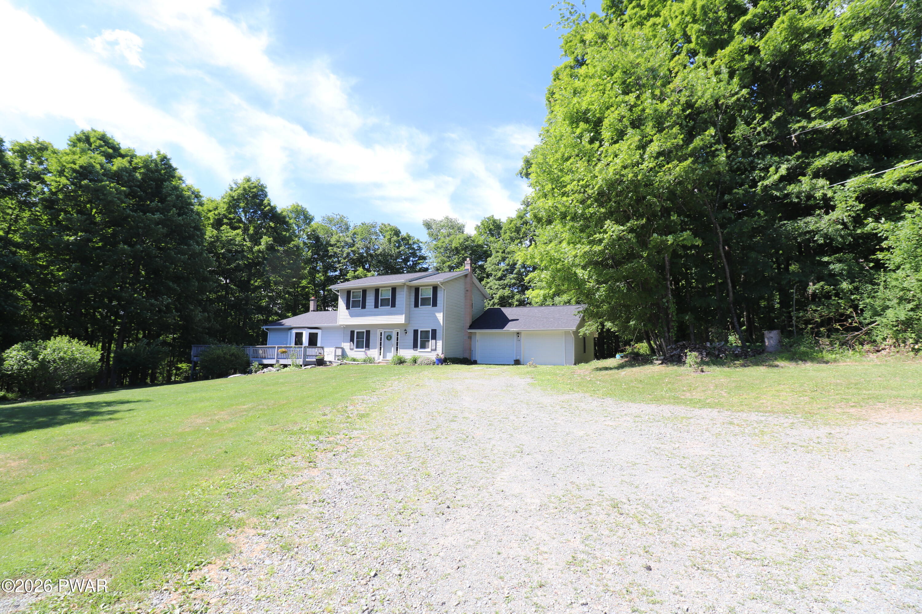 131 B Hilltop Road Newfoundland, PA 18445 - Photo 3 of 39