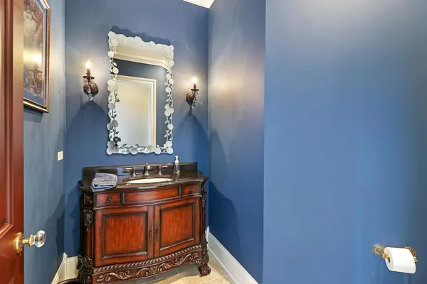 $2,100,000 | 34 Abbey Woods Drive, Barrington Hills, IL 60010