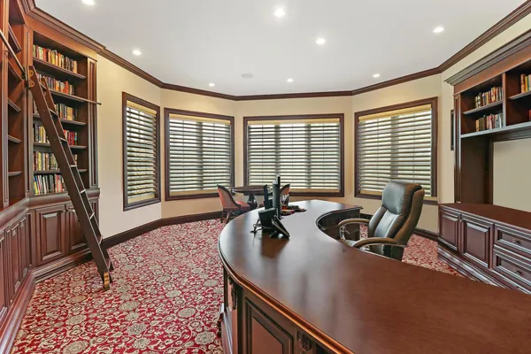 $2,100,000 | 34 Abbey Woods Drive, Barrington Hills, IL 60010