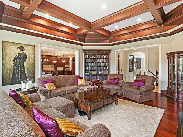 $2,100,000 | 34 Abbey Woods Drive, Barrington Hills, IL 60010