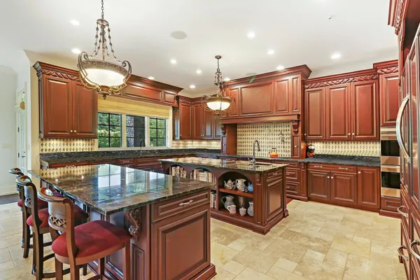 $2,100,000 | 34 Abbey Woods Drive, Barrington Hills, IL 60010