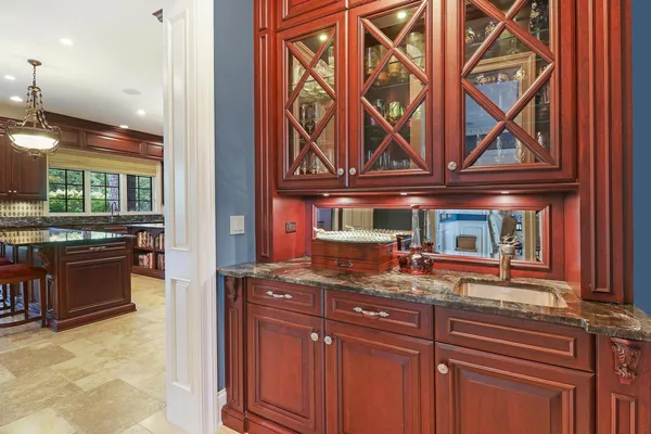 $2,100,000 | 34 Abbey Woods Drive, Barrington Hills, IL 60010