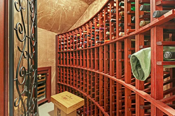 $2,100,000 | 34 Abbey Woods Drive, Barrington Hills, IL 60010