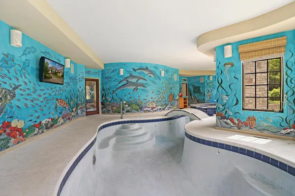 $2,100,000 | 34 Abbey Woods Drive, Barrington Hills, IL 60010
