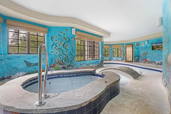 $2,100,000 | 34 Abbey Woods Drive, Barrington Hills, IL 60010