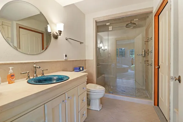 $2,100,000 | 34 Abbey Woods Drive, Barrington Hills, IL 60010