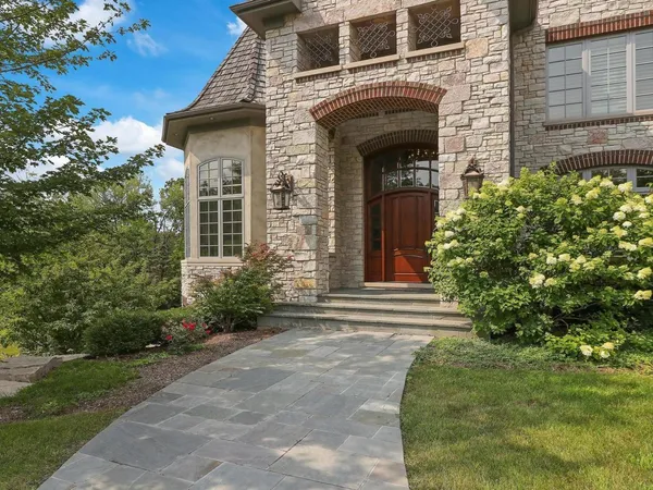 $2,100,000 | 34 Abbey Woods Drive, Barrington Hills, IL 60010