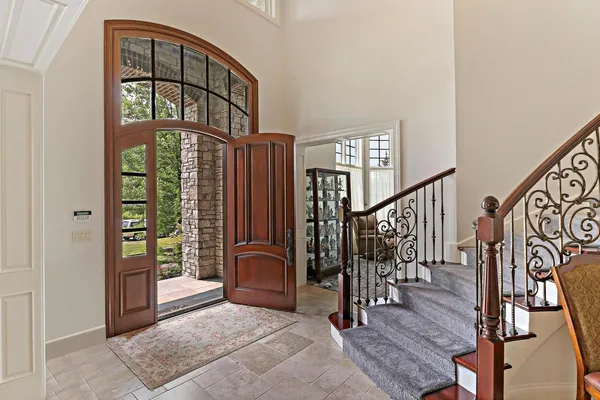 $2,100,000 | 34 Abbey Woods Drive, Barrington Hills, IL 60010