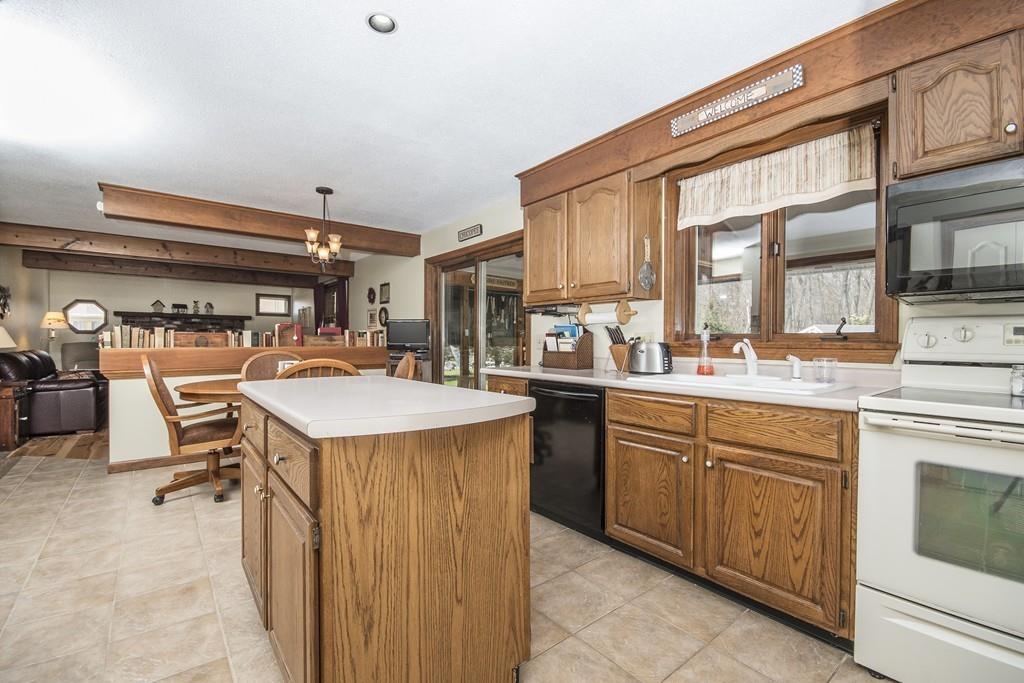 143 Carriage Road Chicopee, MA 01013 - Photo 14 of 35 Gallery Image 14