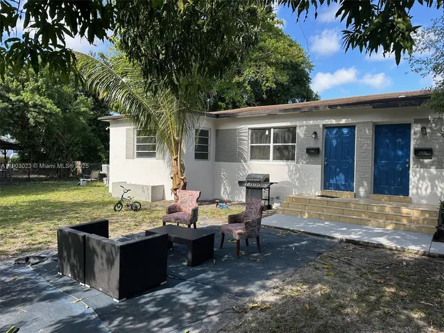 $2,200 | 1250 Northwest 58th Street, Unit 1, Miami, FL 33142