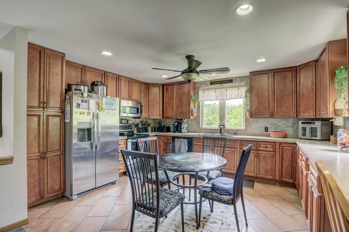40 Highway 3149 Butler, KY 41006 - Photo 13 of 44 Main kitchen