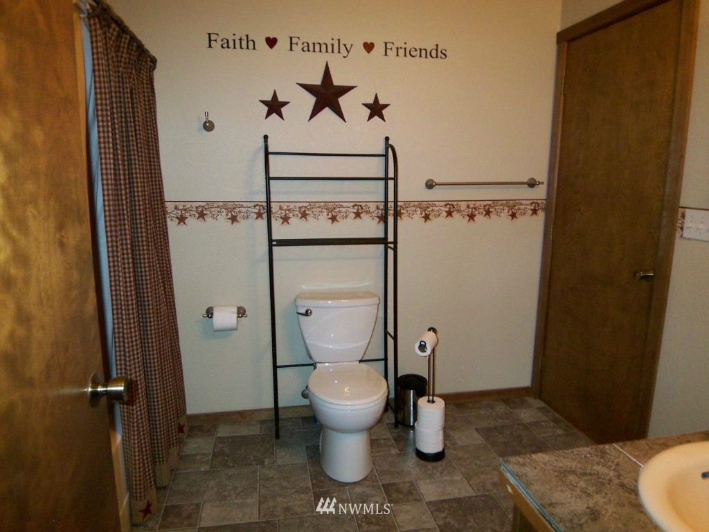 133 Ridings Road Oakville, WA 98568 - Photo 15 of 24 Gallery Image 15