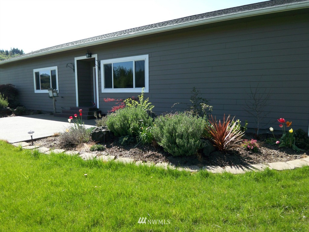 133 Ridings Road Oakville, WA 98568 - Photo 3 of 24 Gallery Image 3