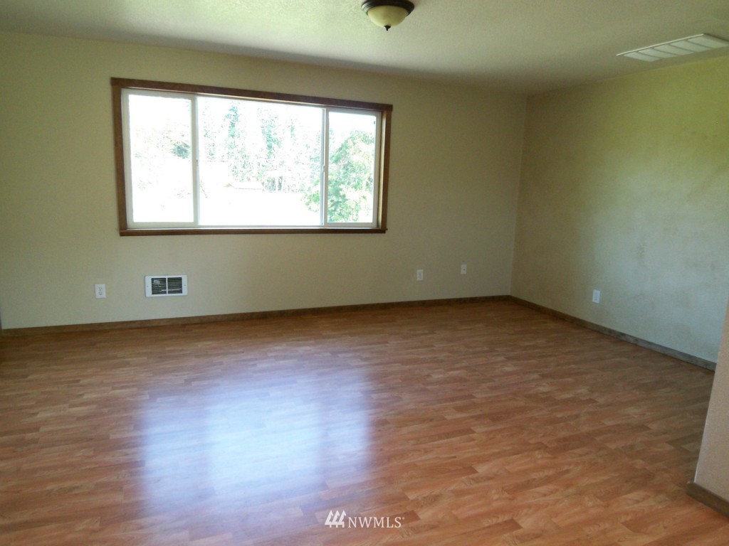 133 Ridings Road Oakville, WA 98568 - Photo 6 of 24 Gallery Image 6
