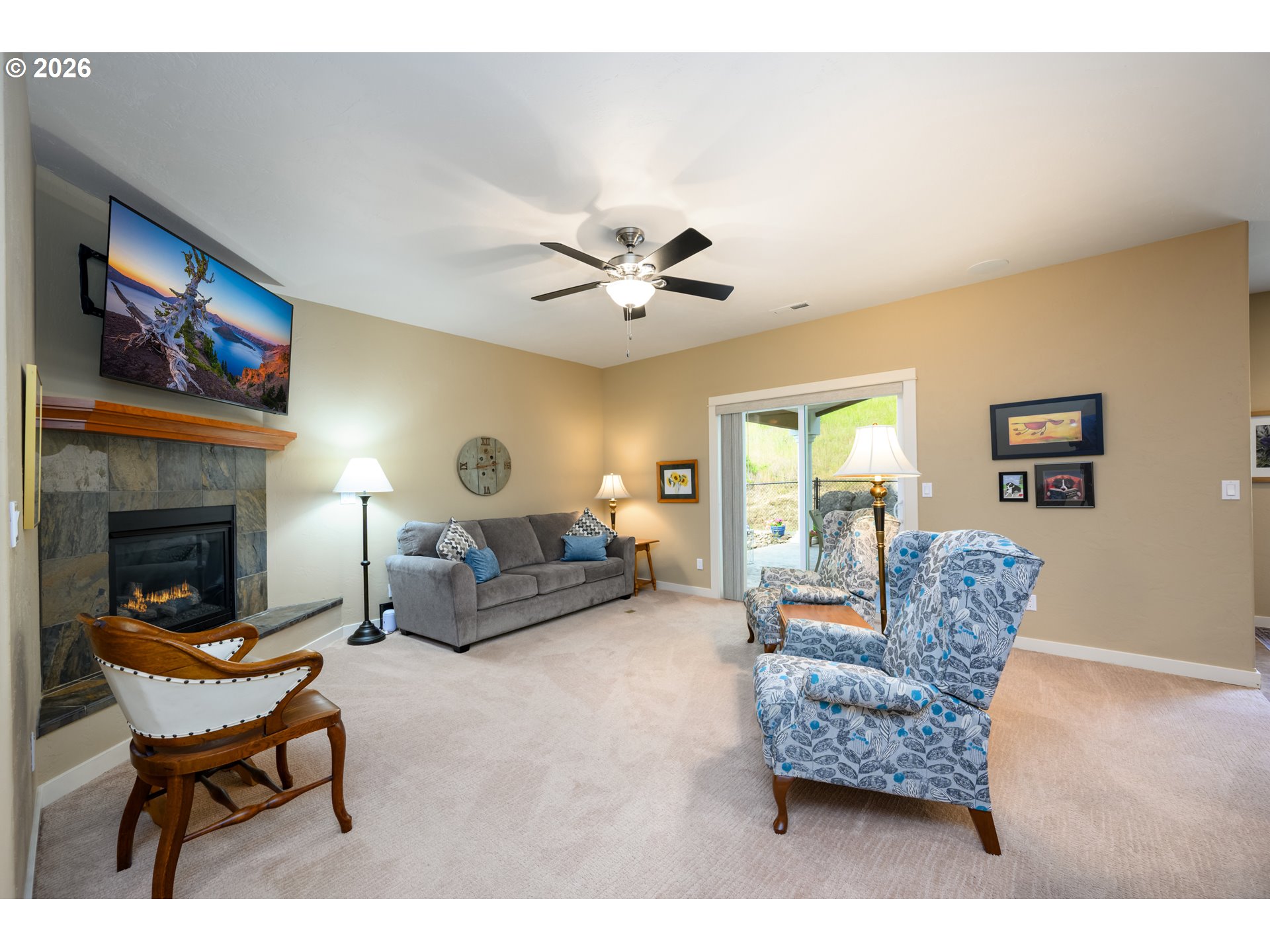 411 Oak Valley Loop Winchester, OR 97495 - Photo 4 of 45