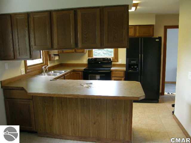 1498 Cheesman Road St. Louis, MI 48880 - Photo 4 of 10 1770967-3.JPG