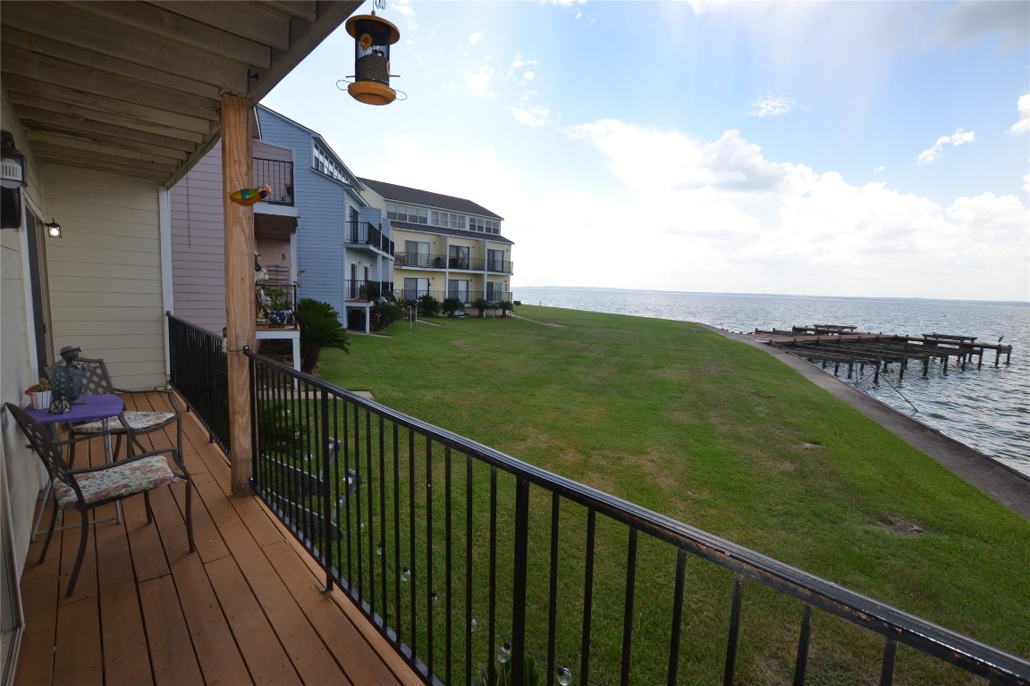 445 Carolcrest Lane, Unit 112 Livingston, TX 77351 - Photo 13 of 33 a view of a two chairs on the roof deck