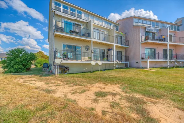 $169,500 | 445 Carolcrest Lane, Unit 112, Livingston, TX 77351