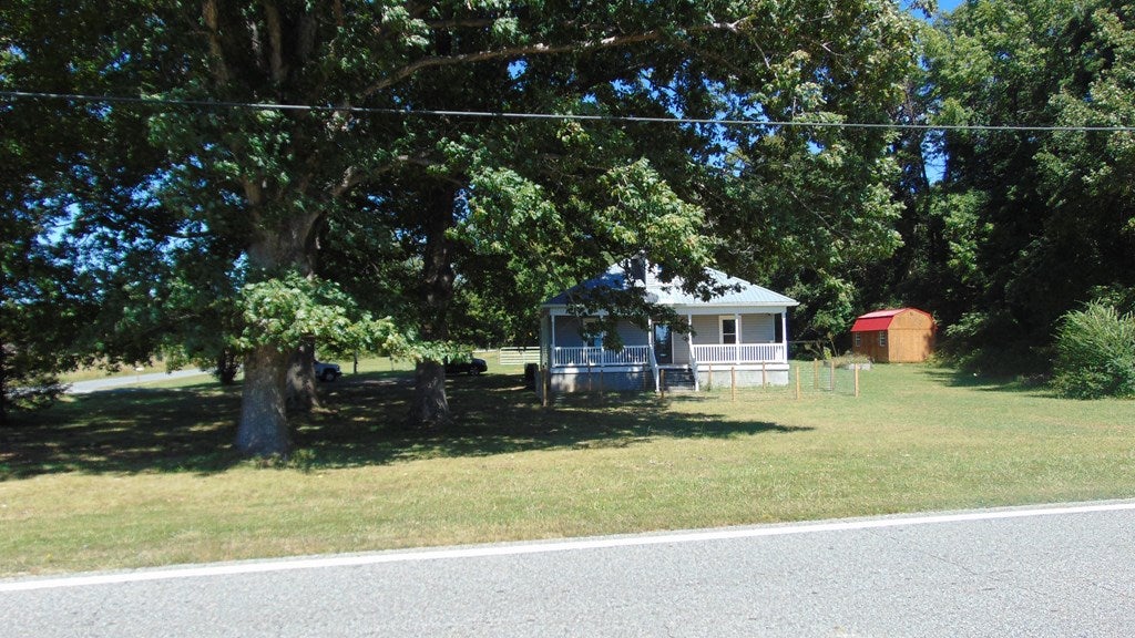 1016 Lacks Town Road Clover, VA 24534 - Photo 27 of 49 Gallery Image 27
