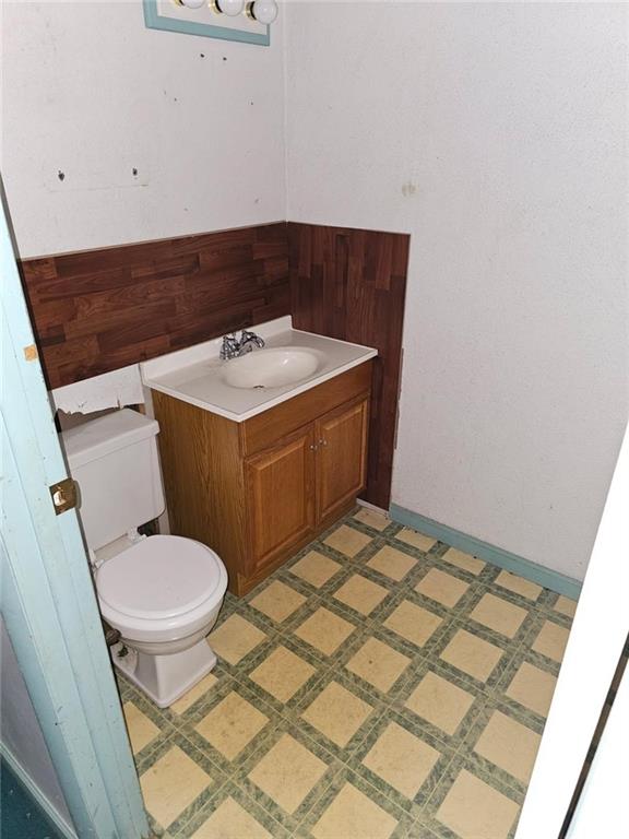 300 Longfellow Street Vandergrift, PA 15690 - Photo 9 of 34 a bathroom with a sink and a toilet