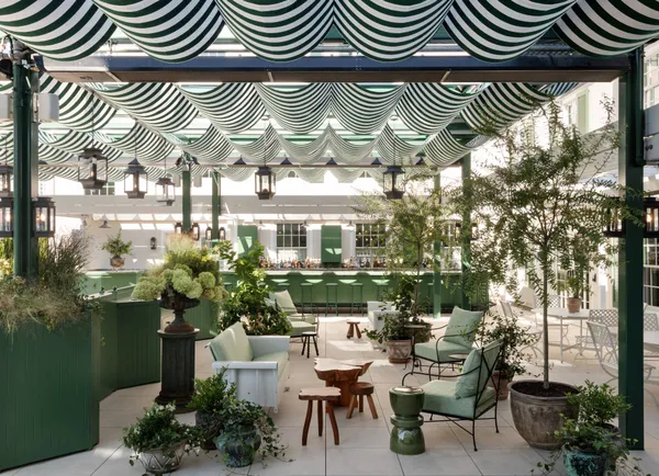 $1,631,000 | 31 Old Boathouse Lane South, Hampton Bays, NY 11946