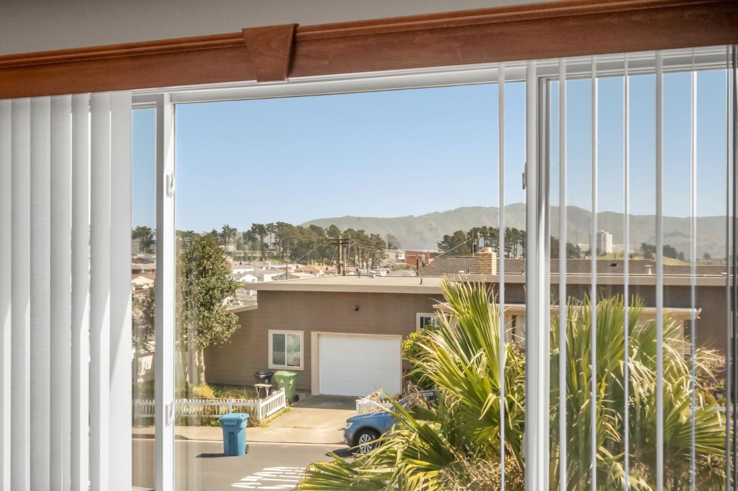430 Higate Drive Daly City, CA 94015 - Photo 29 of 40 a view of balcony with couch