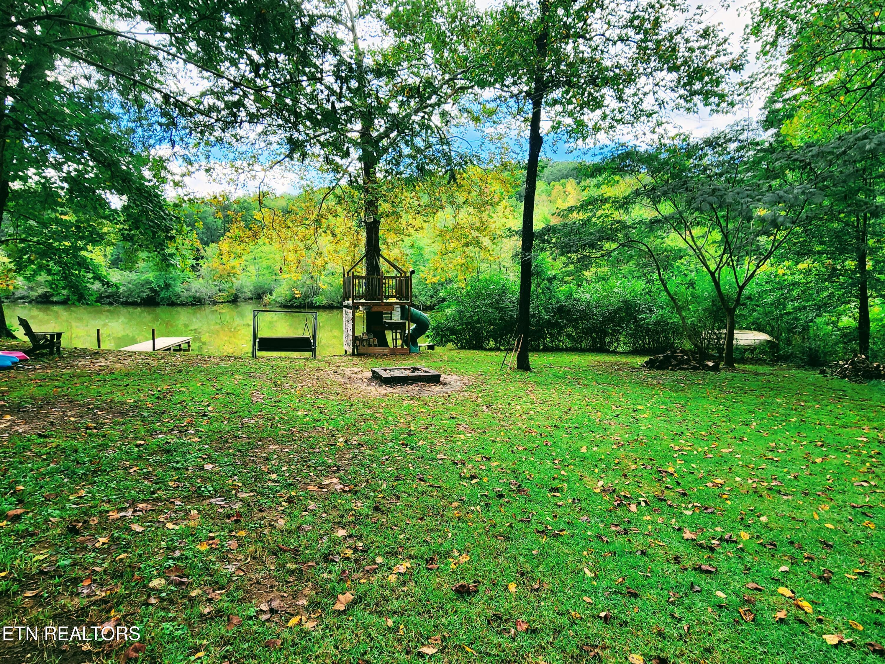 104 Azalea Circle Harriman, TN 37748 - Photo 13 of 42 Lakefront