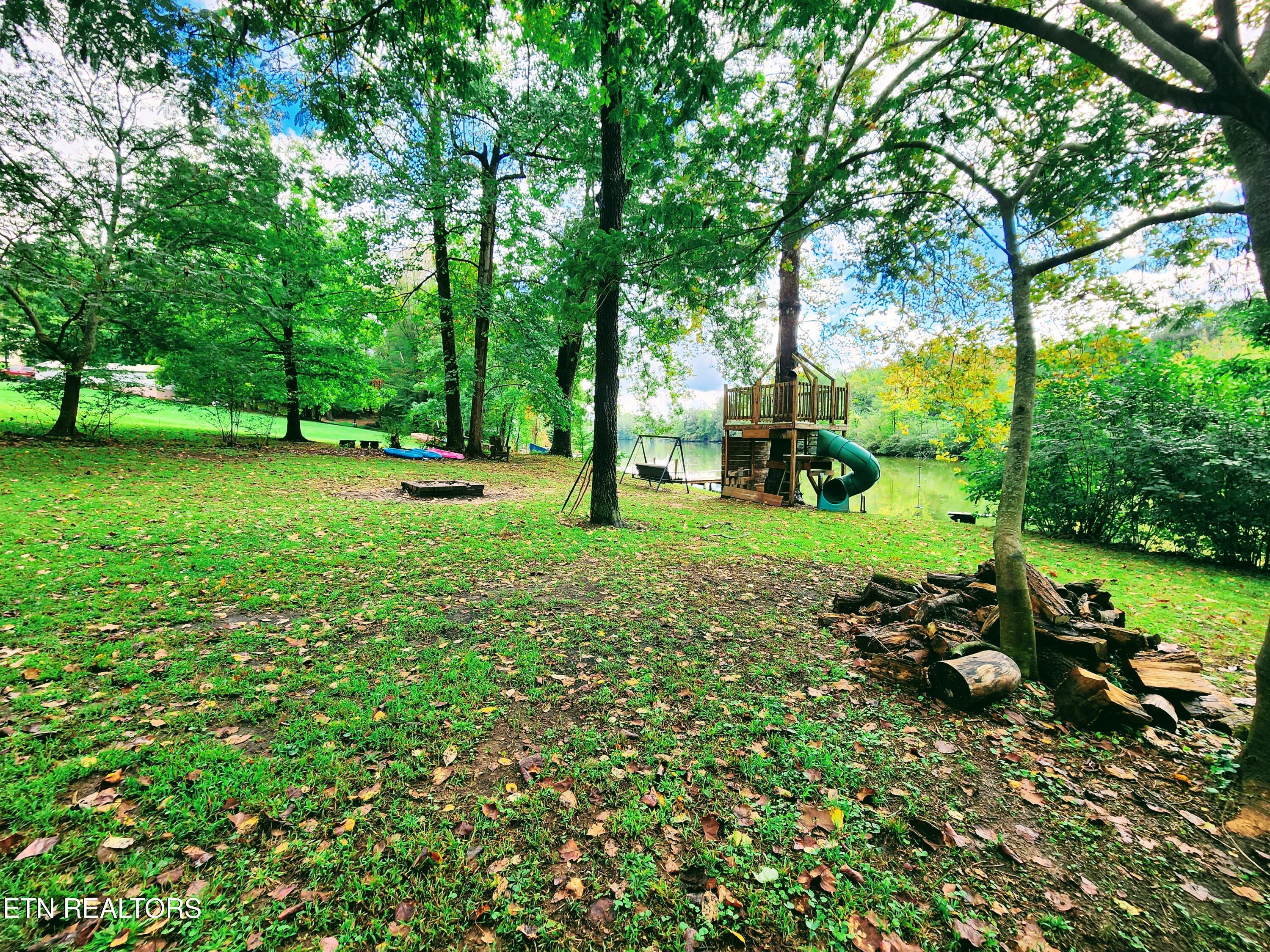 104 Azalea Circle Harriman, TN 37748 - Photo 20 of 42 Lakefront