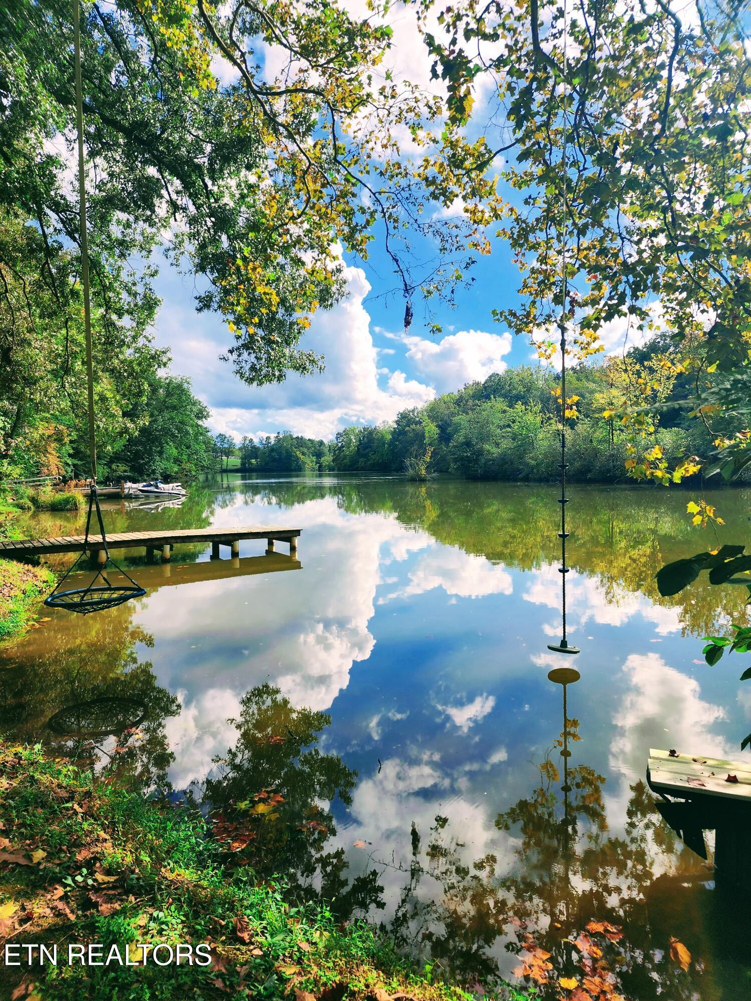 104 Azalea Circle Harriman, TN 37748 - Photo 24 of 42 Lakefront