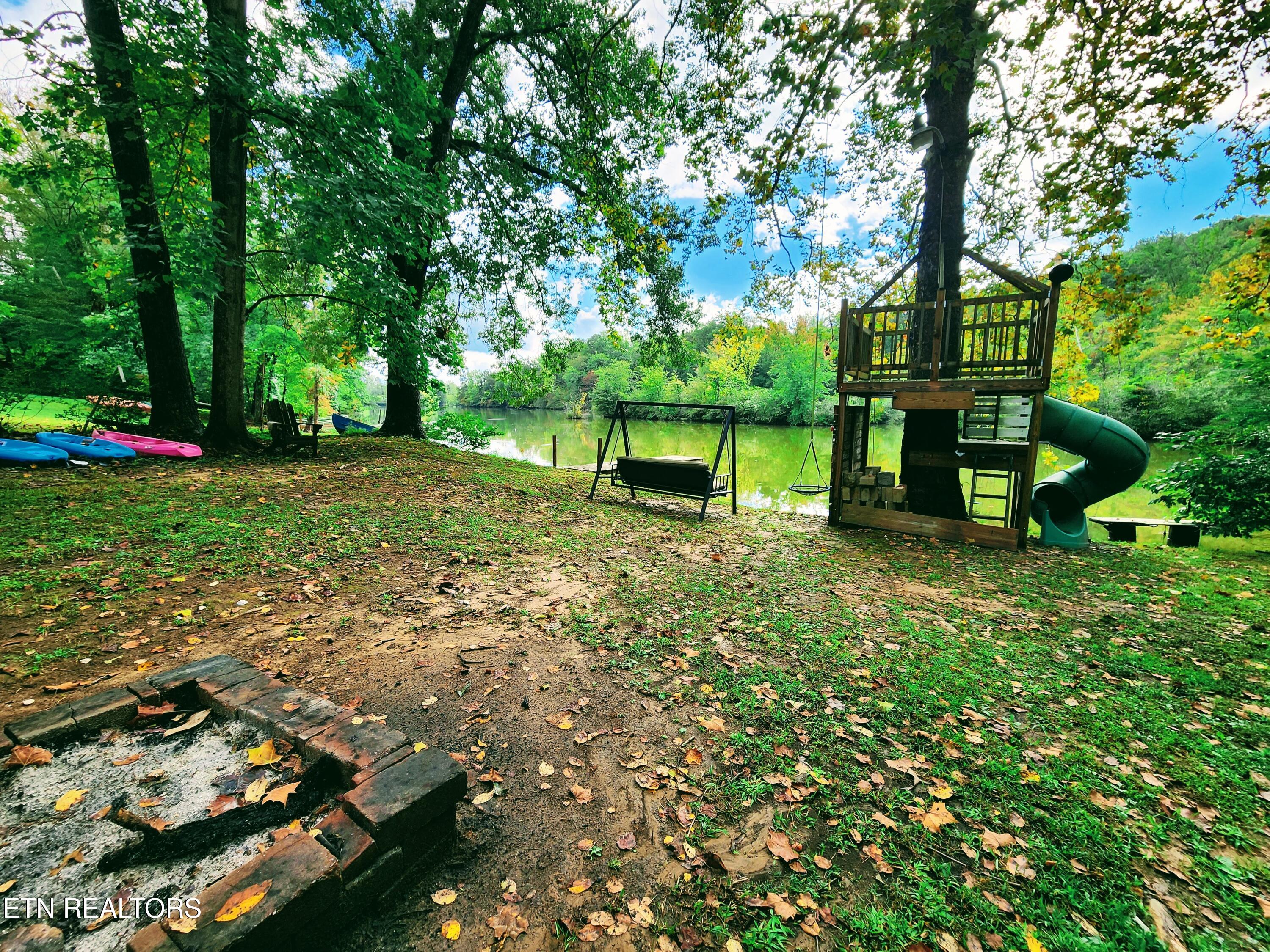 104 Azalea Circle Harriman, TN 37748 - Photo 30 of 42 Lakefront