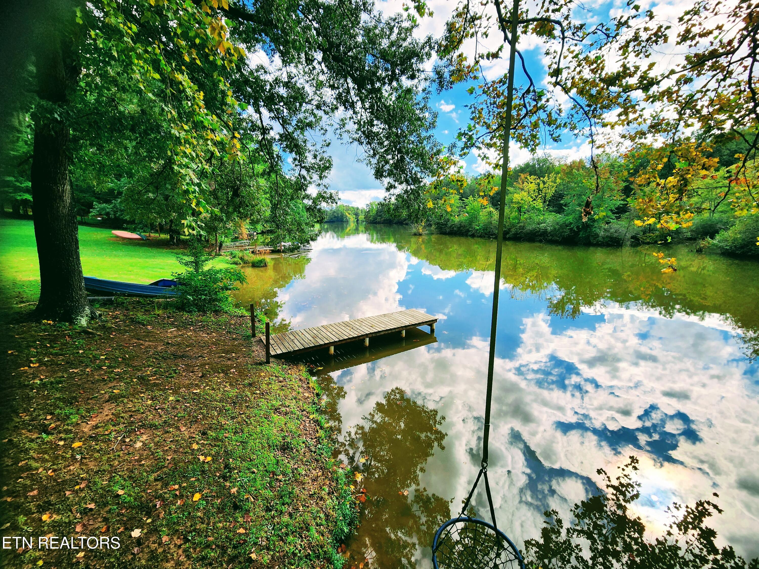 104 Azalea Circle Harriman, TN 37748 - Photo 37 of 42 Lakefront