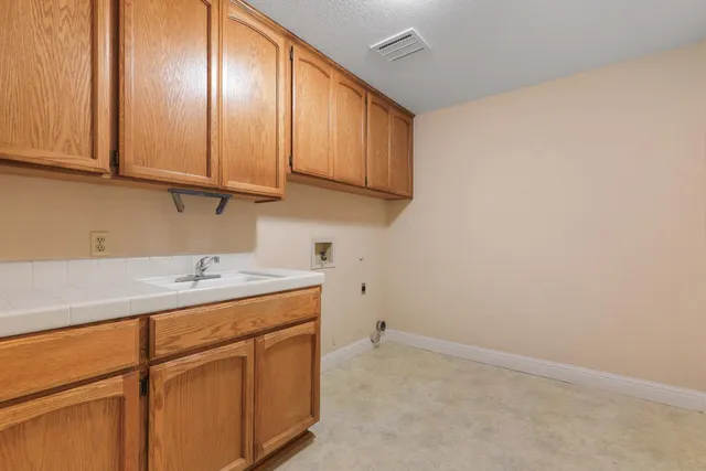 $585,000 | 401 North Lower Sacramento Road, Lodi, CA 95242