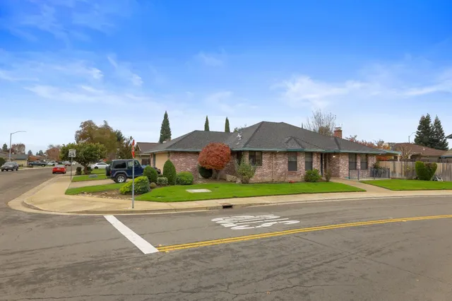 $585,000 | 401 North Lower Sacramento Road, Lodi, CA 95242
