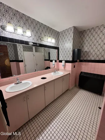 $599,000 | 572 2nd Avenue, Troy, NY 12182